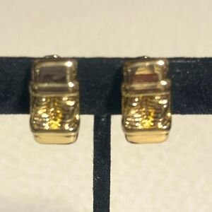 Vintage gold tone NWH clip on earrings (733)